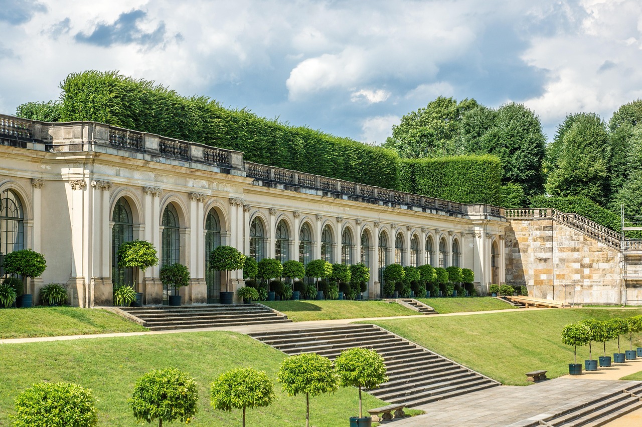 GIARDINIERE D’ARTE PER GIARDINI E PARCHI STORICI